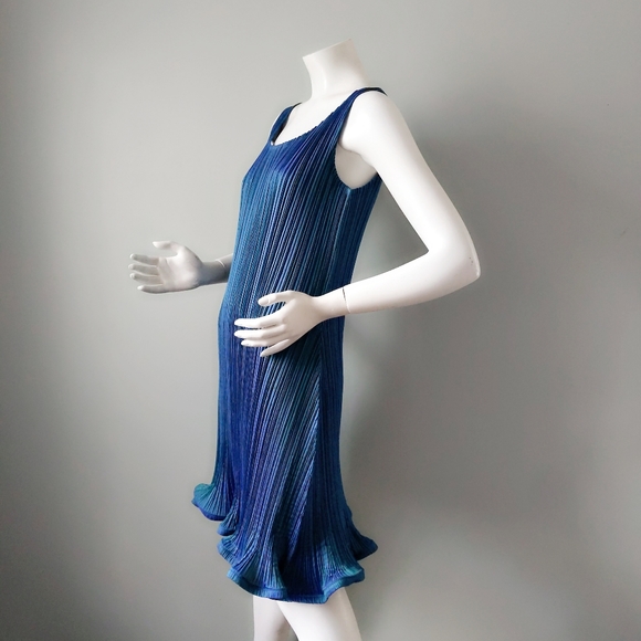 ♥️HP♥️ Issey Miyake Pleated Blue Iridescent Dress - Picture 6 of 9